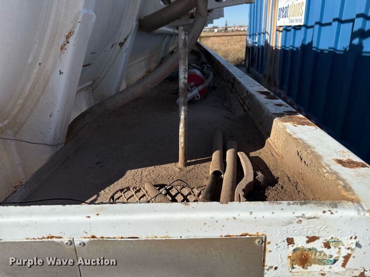 image for item EJ3199 2013 EXA vacuum trailer