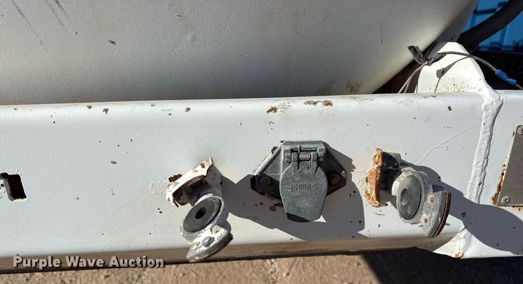 image for item EJ3199 2013 EXA vacuum trailer