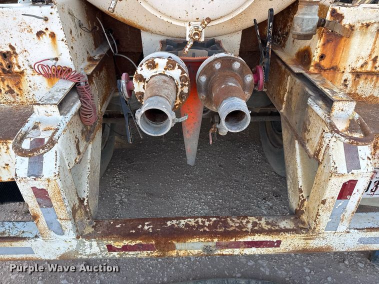 image for item EJ3199 2013 EXA vacuum trailer