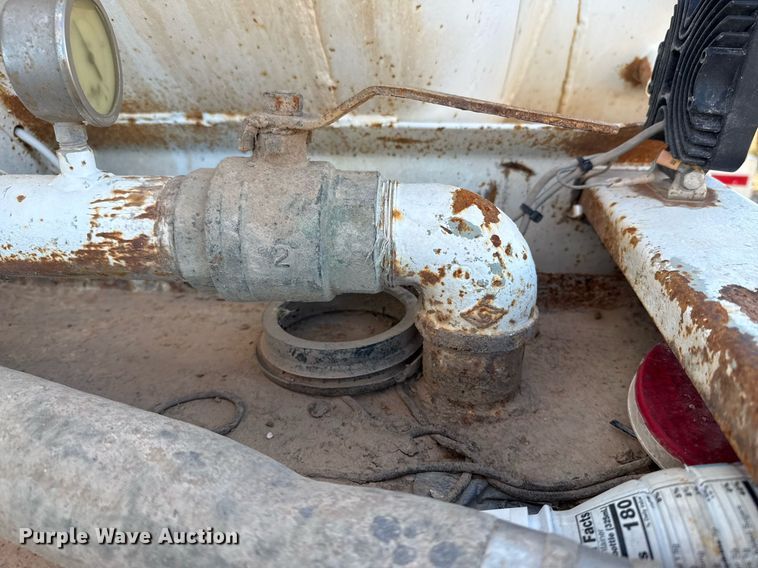 image for item EJ3199 2013 EXA vacuum trailer