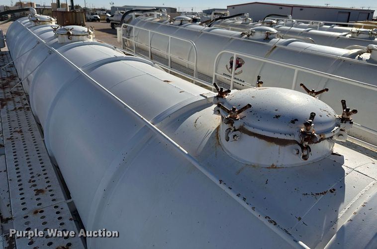 image for item EJ3199 2013 EXA vacuum trailer