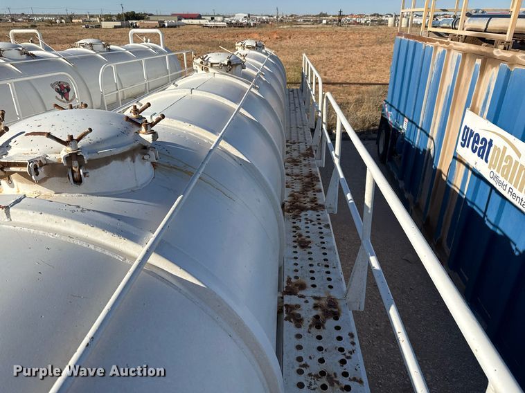 image for item EJ3199 2013 EXA vacuum trailer