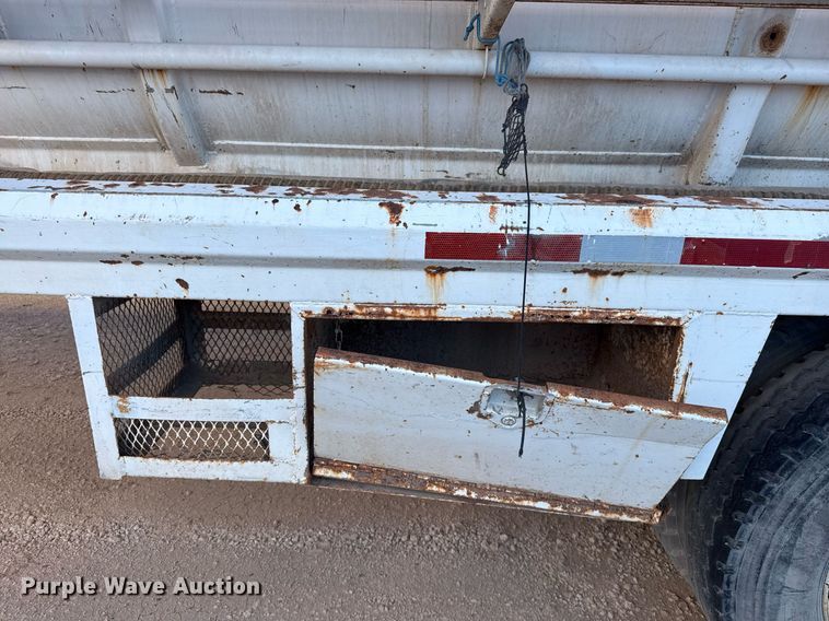 image for item EJ3199 2013 EXA vacuum trailer