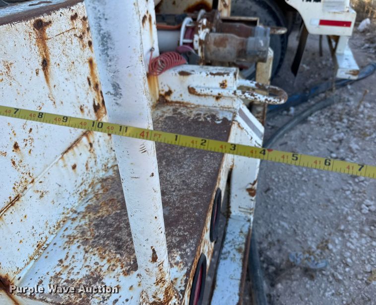 image for item EJ3199 2013 EXA vacuum trailer