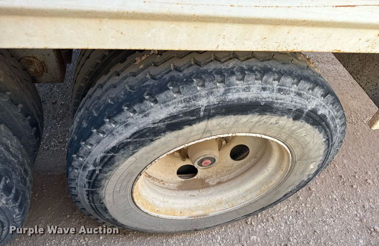 image for item EJ3199 2013 EXA vacuum trailer