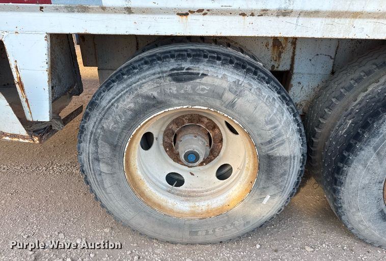 image for item EJ3199 2013 EXA vacuum trailer