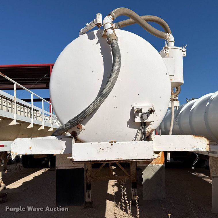 image for item EJ3200 2012 Tytal vacuum trailer