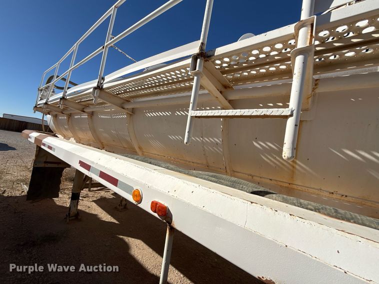 image for item EJ3200 2012 Tytal vacuum trailer