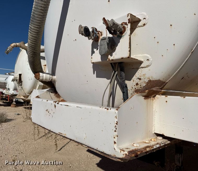 image for item EJ3200 2012 Tytal vacuum trailer