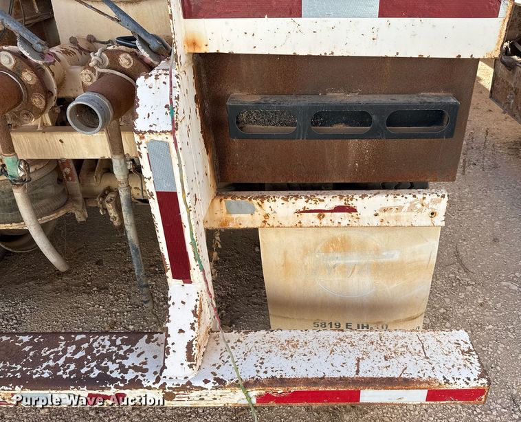 image for item EJ3200 2012 Tytal vacuum trailer