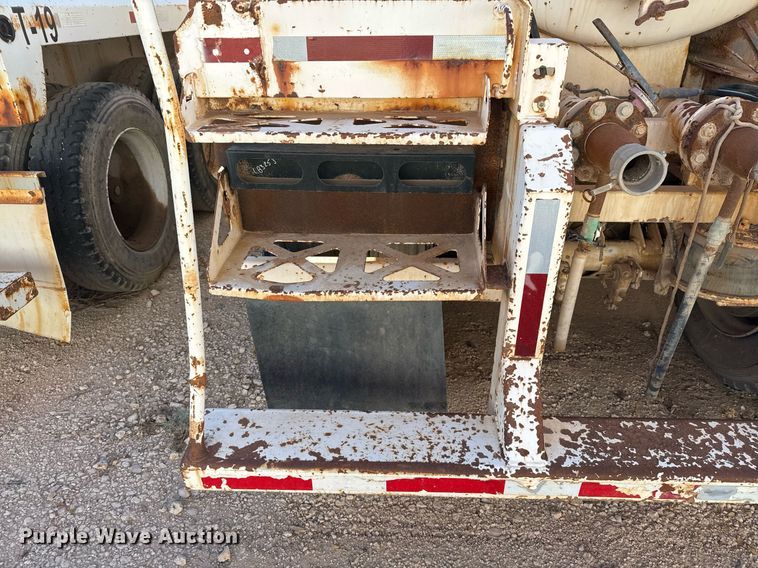 image for item EJ3200 2012 Tytal vacuum trailer