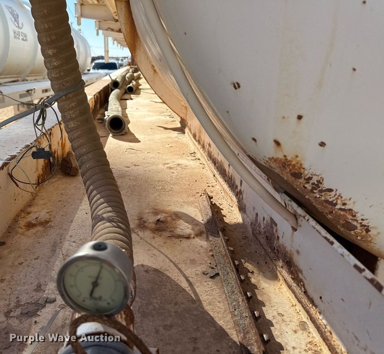 image for item EJ3200 2012 Tytal vacuum trailer