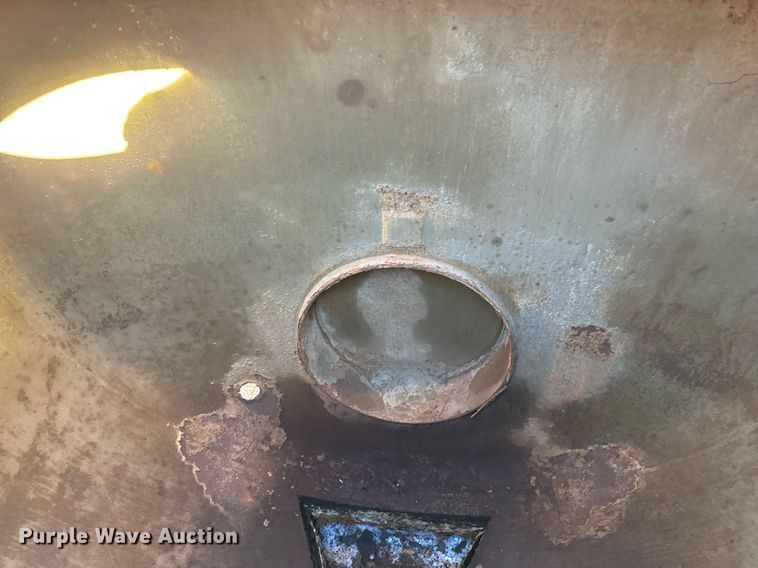 image for item EJ3200 2012 Tytal vacuum trailer