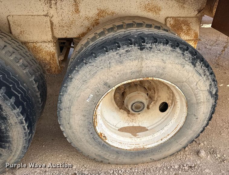 image for item EJ3200 2012 Tytal vacuum trailer