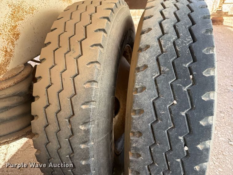 image for item EJ3200 2012 Tytal vacuum trailer