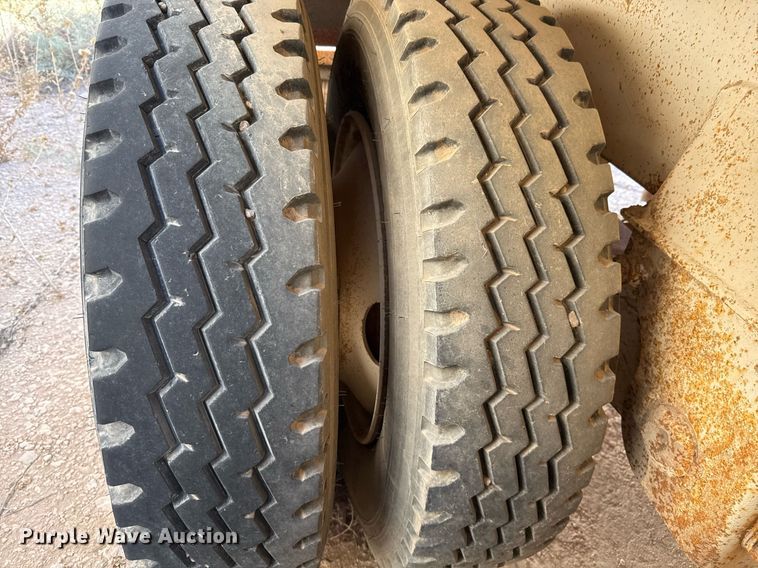 image for item EJ3200 2012 Tytal vacuum trailer