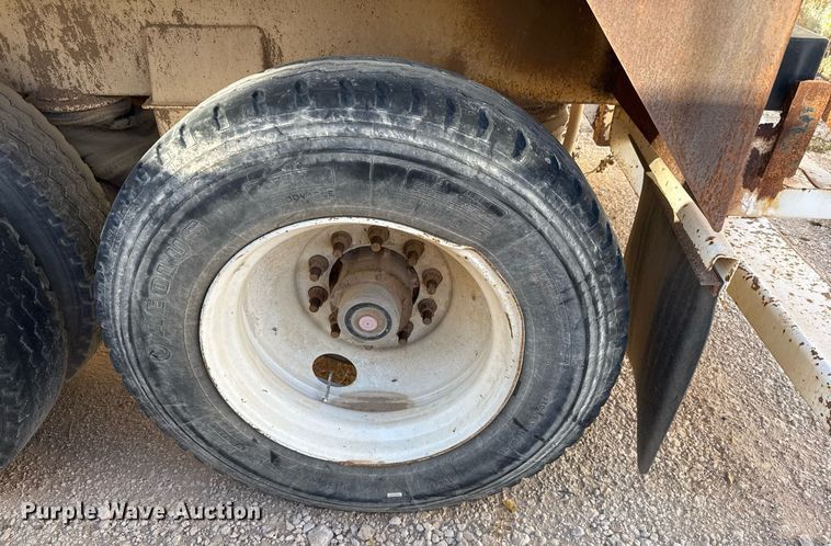 image for item EJ3200 2012 Tytal vacuum trailer