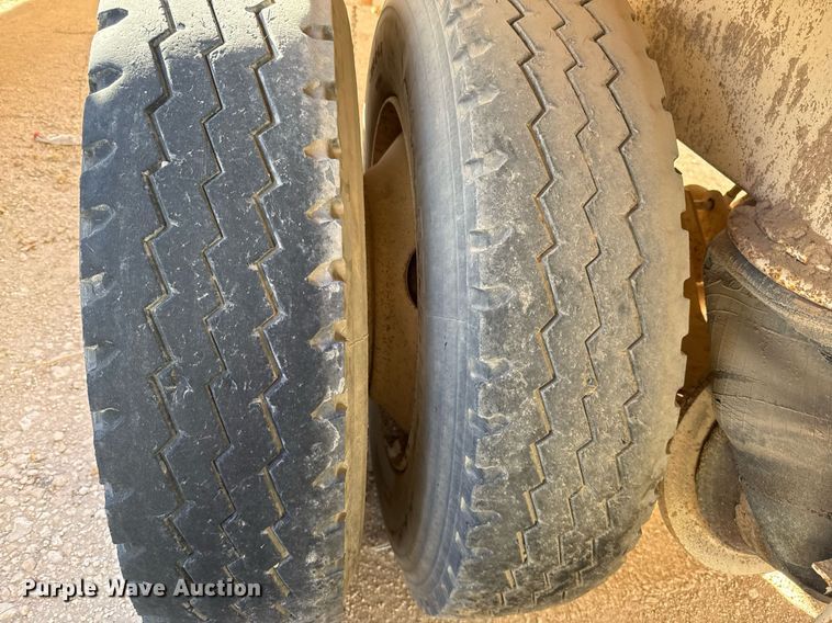 image for item EJ3200 2012 Tytal vacuum trailer