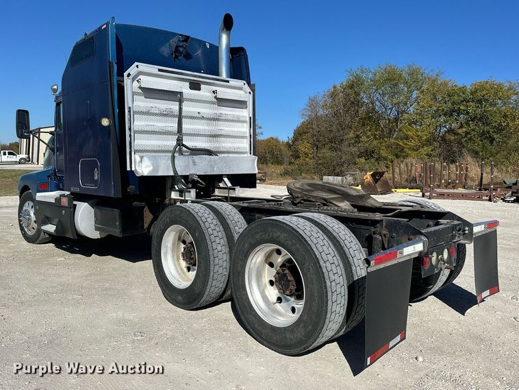 image for item EJ5023 2005 Kenworth  T600 semi truck