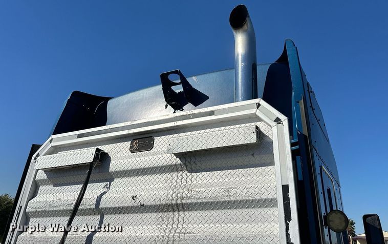 image for item EJ5023 2005 Kenworth  T600 semi truck