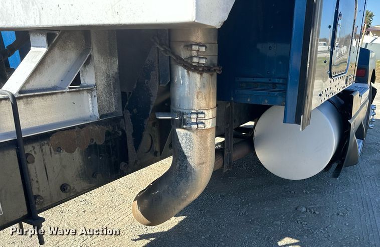 image for item EJ5023 2005 Kenworth  T600 semi truck