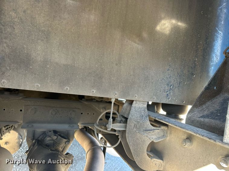 image for item EJ5023 2005 Kenworth  T600 semi truck