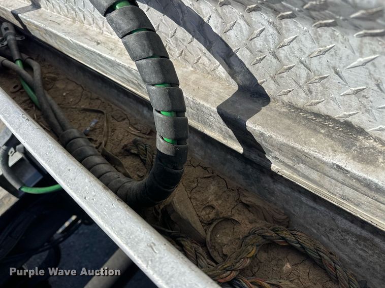 image for item EJ5023 2005 Kenworth  T600 semi truck