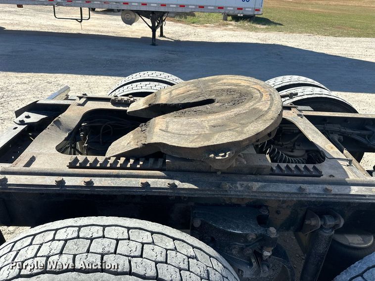 image for item EJ5023 2005 Kenworth  T600 semi truck