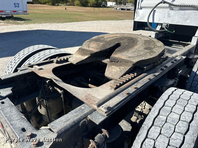 image for item EJ5023 2005 Kenworth  T600 semi truck