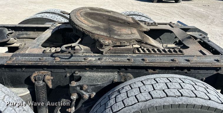 image for item EJ5023 2005 Kenworth  T600 semi truck