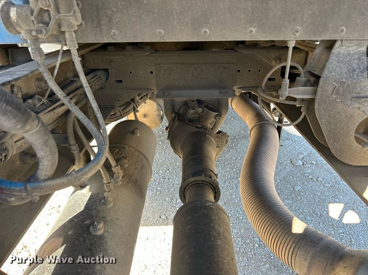 image for item EJ5023 2005 Kenworth  T600 semi truck