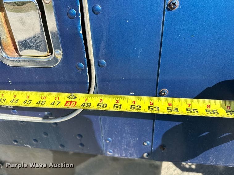 image for item EJ5023 2005 Kenworth  T600 semi truck