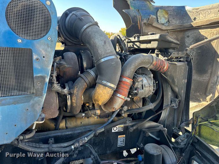 image for item EJ5023 2005 Kenworth  T600 semi truck