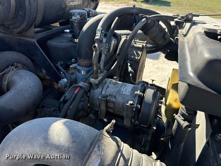 image for item EJ5023 2005 Kenworth  T600 semi truck