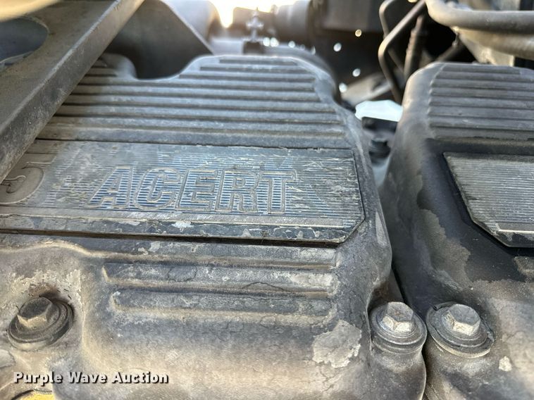 image for item EJ5023 2005 Kenworth  T600 semi truck