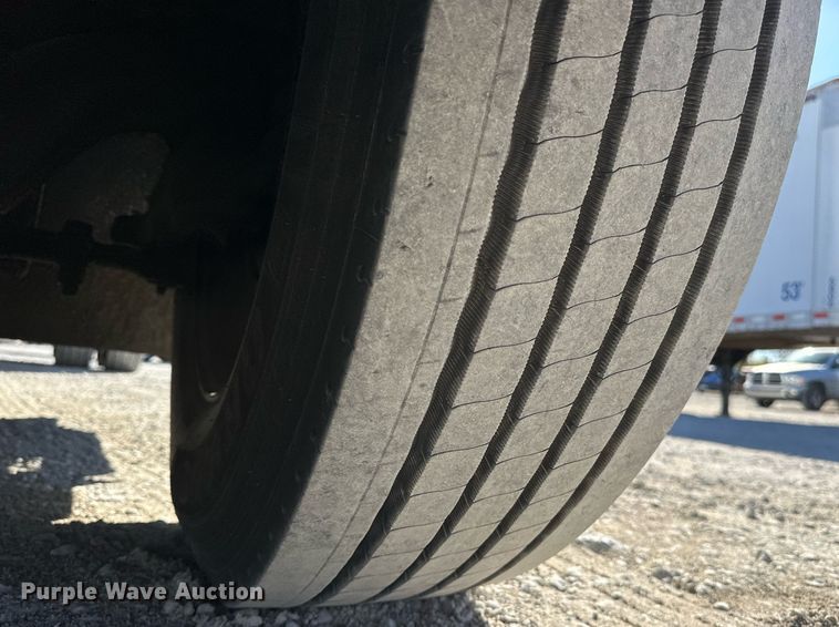 image for item EJ5023 2005 Kenworth  T600 semi truck