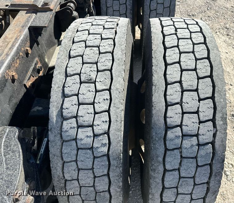 image for item EJ5023 2005 Kenworth  T600 semi truck