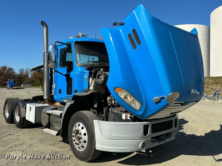 image for item EL8997 2014 Mack CXU613 semi truck