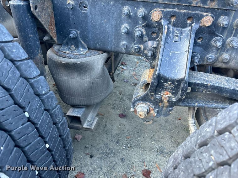 image for item EL8997 2014 Mack CXU613 semi truck