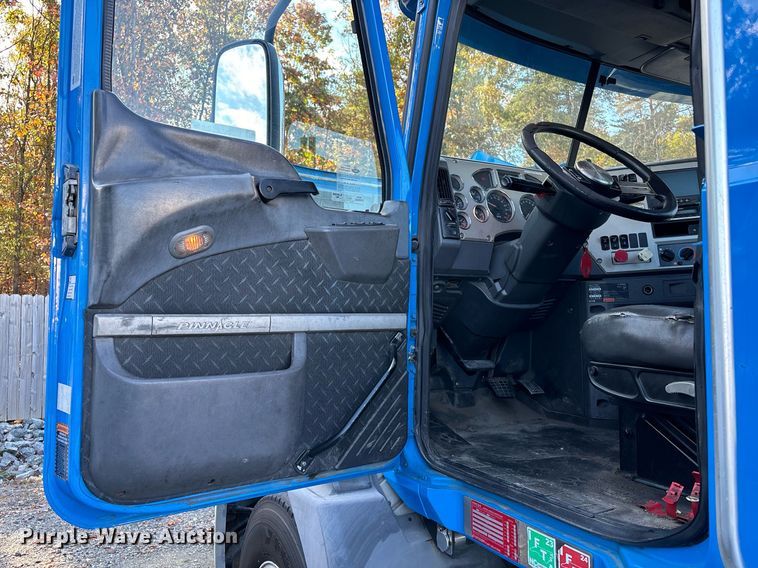 image for item EL8997 2014 Mack CXU613 semi truck