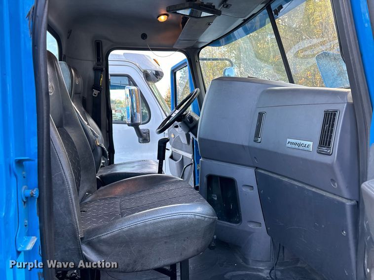 image for item EL8997 2014 Mack CXU613 semi truck