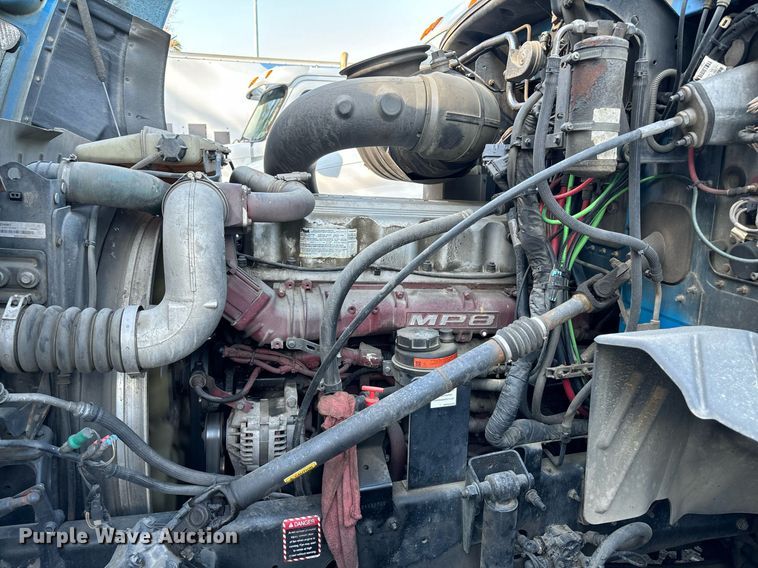 image for item EL8997 2014 Mack CXU613 semi truck