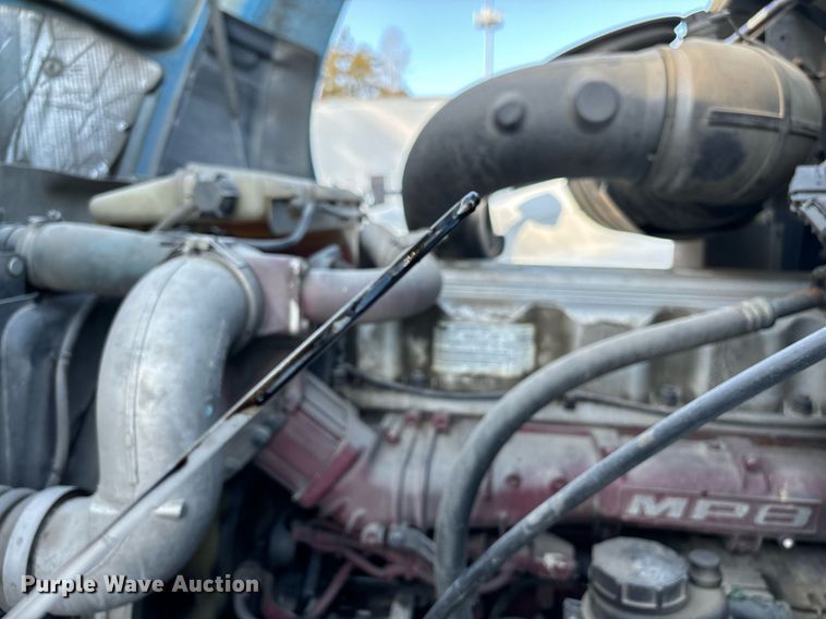 image for item EL8997 2014 Mack CXU613 semi truck
