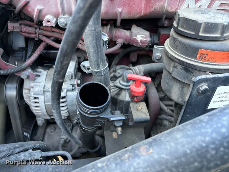 image for item EL8997 2014 Mack CXU613 semi truck
