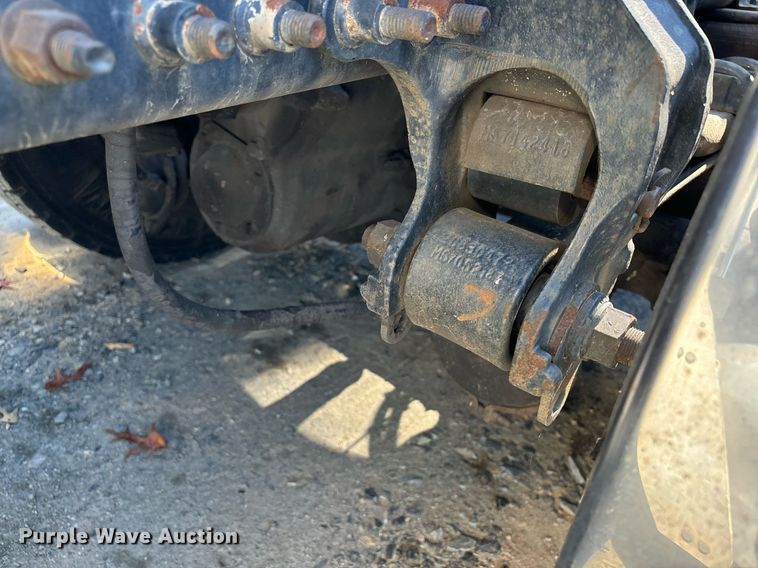 image for item EL8998 2008 Mack CHU613 semi truck