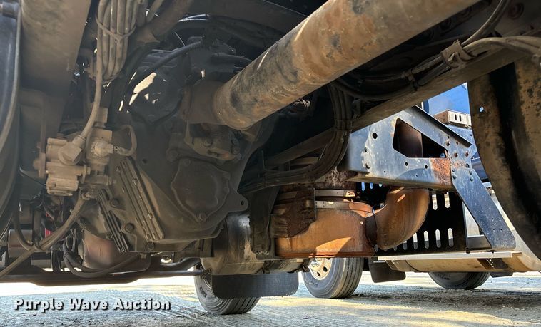 image for item EL8998 2008 Mack CHU613 semi truck