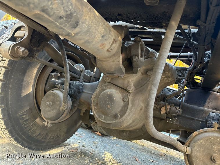 image for item EL8998 2008 Mack CHU613 semi truck