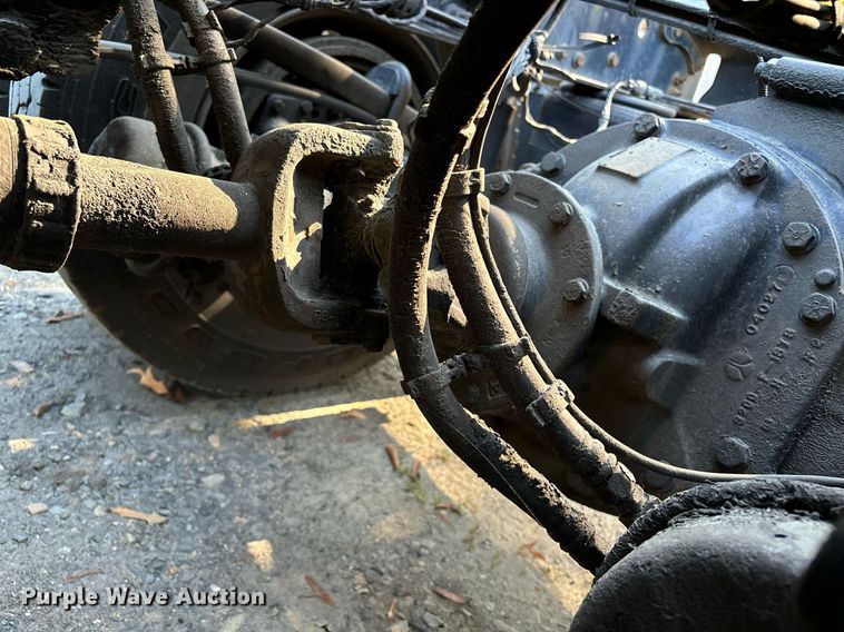 image for item EL8998 2008 Mack CHU613 semi truck