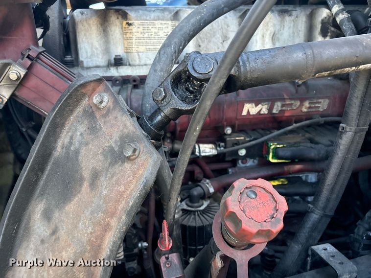 image for item EL8998 2008 Mack CHU613 semi truck