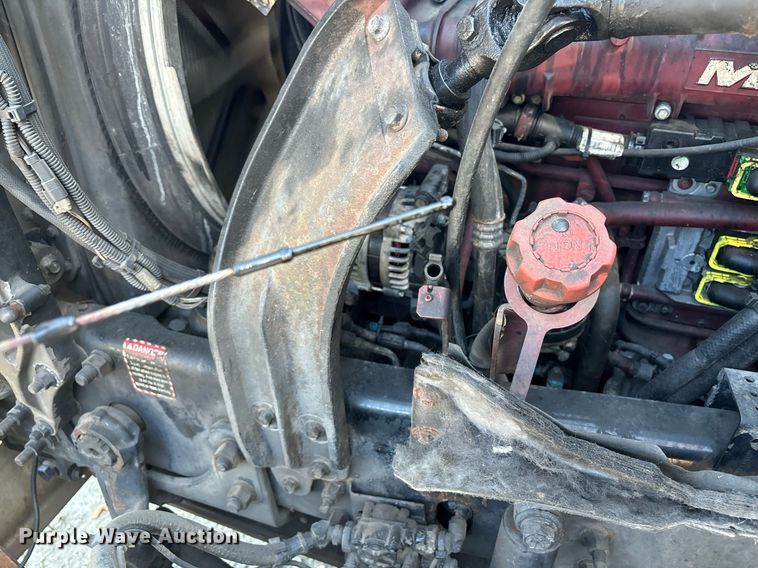 image for item EL8998 2008 Mack CHU613 semi truck